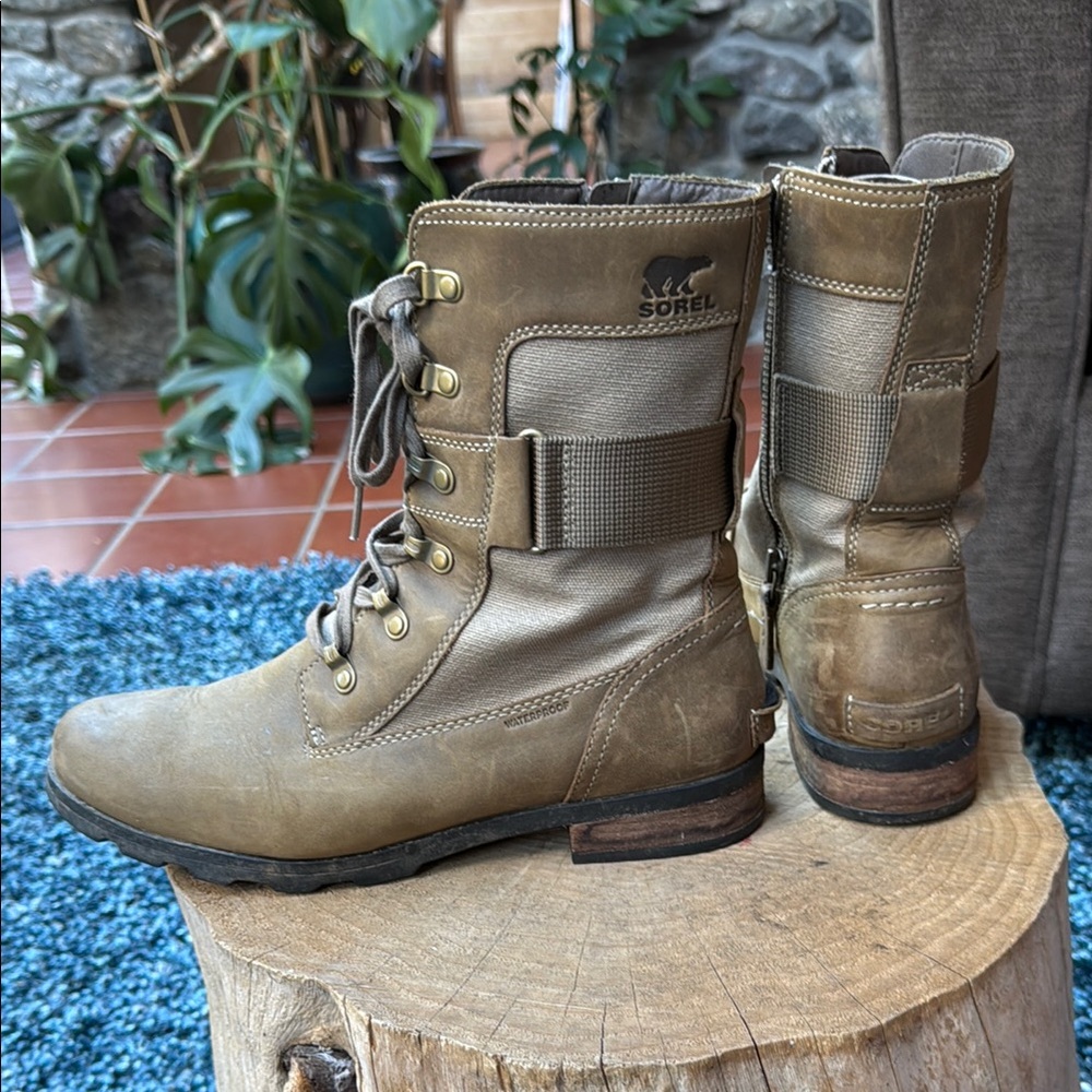 Brown Lace-Up Boots
